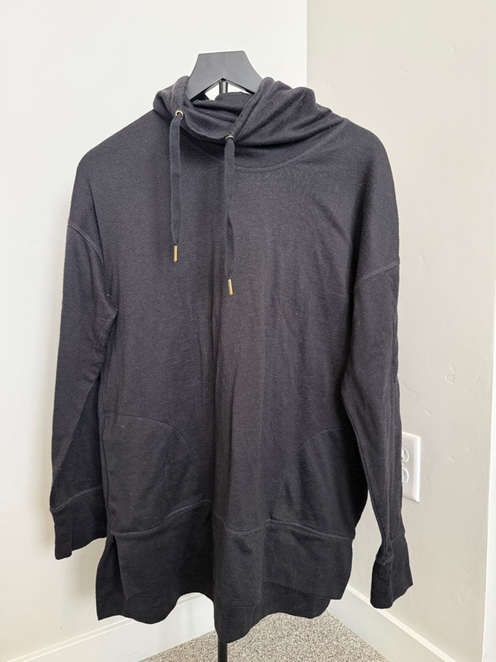 Old Navy Black Women's Pullover Hoodie Sweater